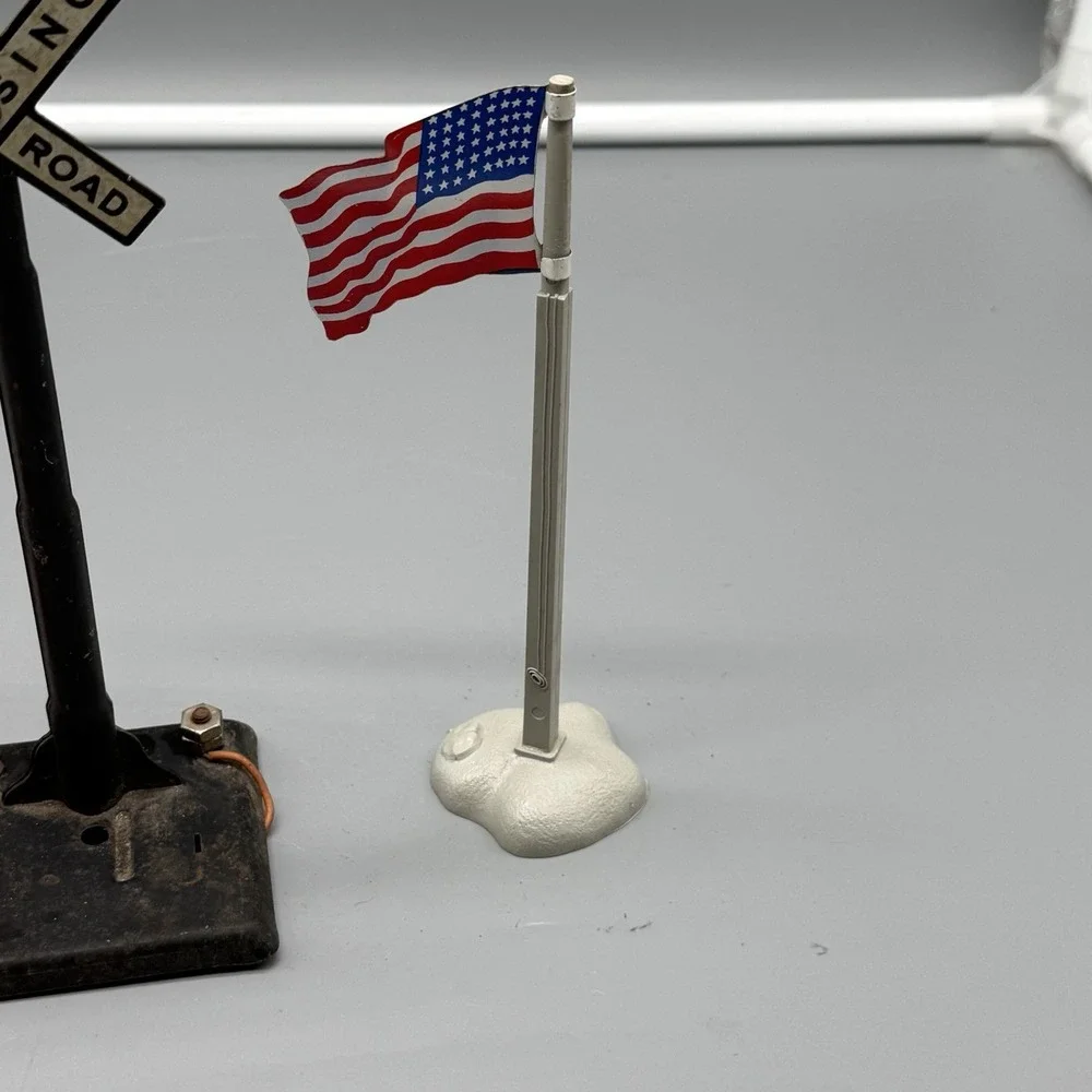 Vintage O Gauge Railroad Crossing Signals Train Accessories Lot Of 3